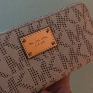 MICHAEL KORS WRISTLET